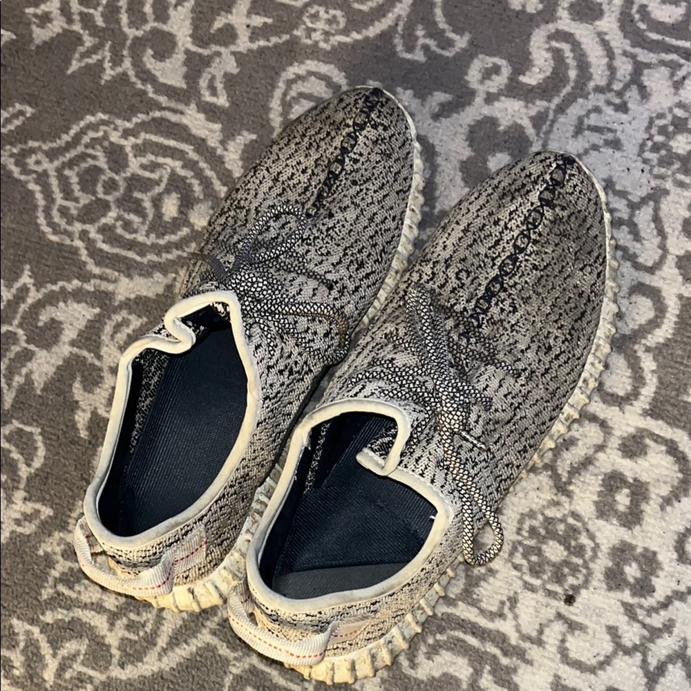 YZY Sneakers